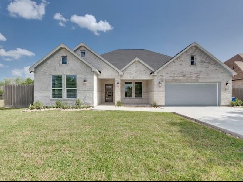 Exterior of Aging Gracefully Assisted Living Residence in Arcola, TX