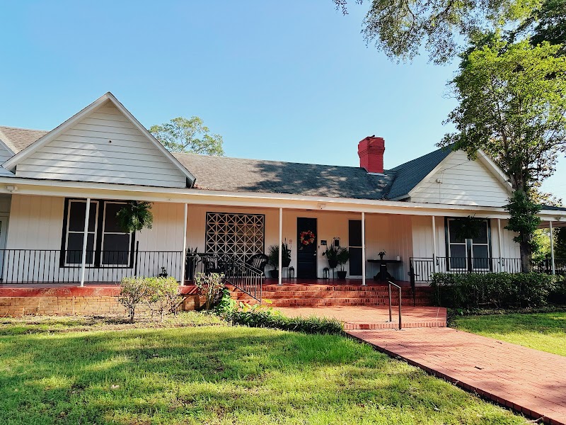 Exterior of Assisted Living at Lady's House in Conroe, TX