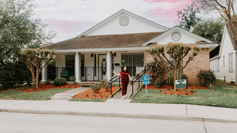 Exterior of COM FOR CARE ASSISTED LIVING LLC - Leader II in HOUSTON, TX