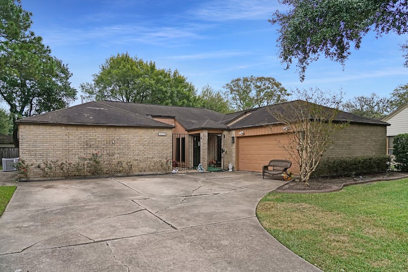 Exterior of Light Heart Memory Care - Clear Lake in Houston, TX