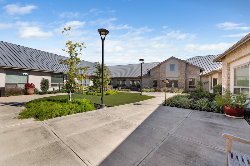 Exterior of Luxe Life Senior Living in Katy, TX